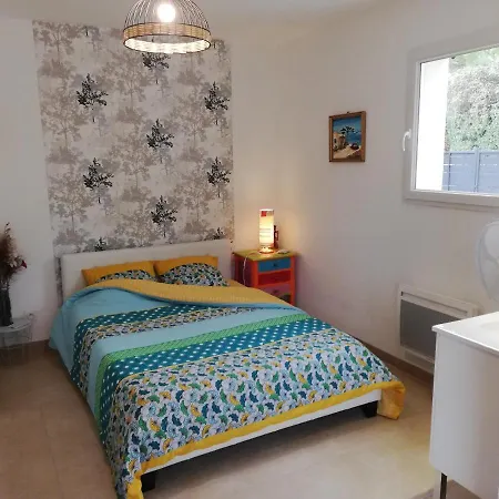 Hotes Jacuzzi Climatiseur Provence ベッド・アンド・ブレックファスト 3*