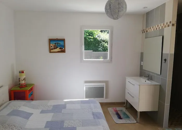 Hotes Jacuzzi Climatiseur Provence Bed and breakfast 3*