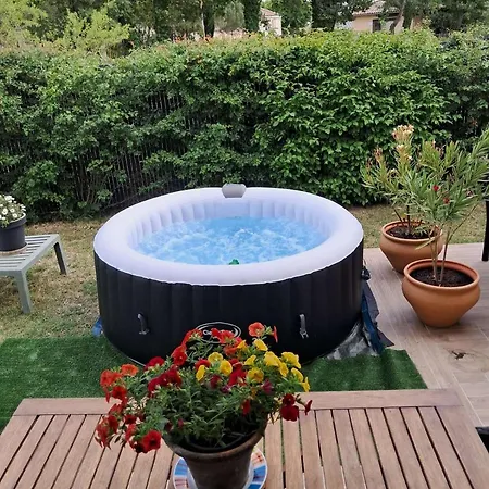Hôtes Jacuzzi Climatiseur Provence